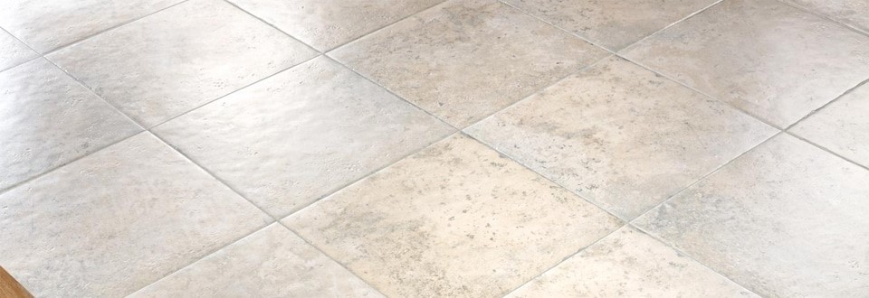 carrelage gris clair pour salon et cuisine